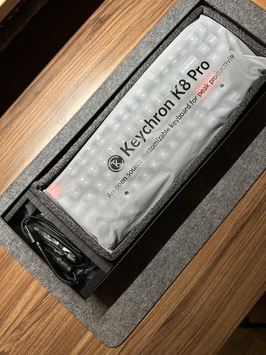 Бездротова механічна клавіатура Keychron K8 Pro White LED