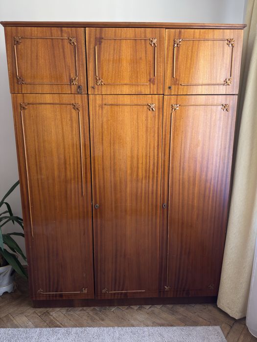 Шафа для одягу безкоштовно