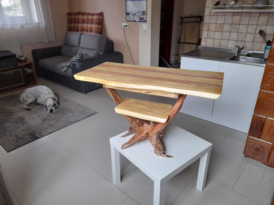 Stolik, drewno akacja sosna.