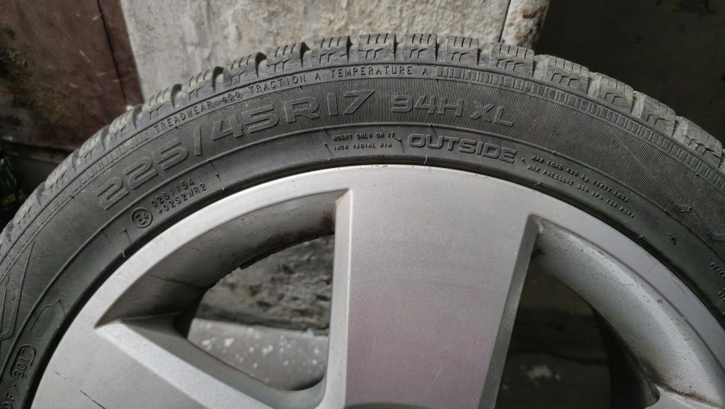 Koła 5x112 Felgi aluminiowe opony zimowe Nokian WR A4 6-7mm