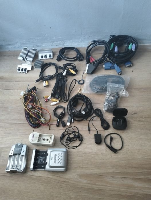 zestaw kabli i elektroniki – do majsterkowania
