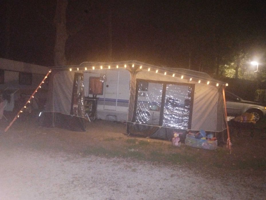 Przyczepa Hobby 560 KMFE 6 osób łóżko piętrowe
