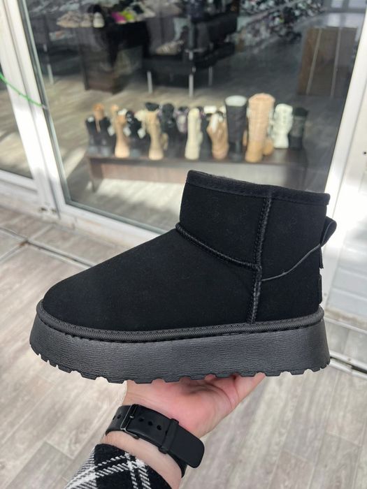 Ugg australia classic mini platform чорні бежеві угги  опт і роздріб