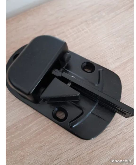 Башмак для автоматичних розпашних воріт