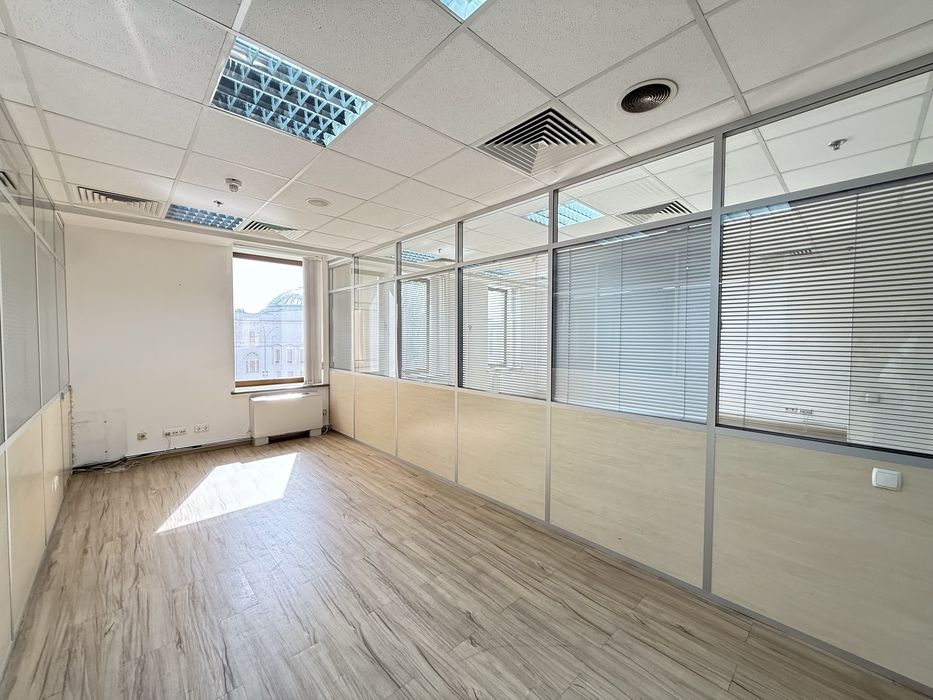 Здам Без%‼️Офіс з ремонтом.ул.Б.Хмельницького,Золоті Ворота,Театральна