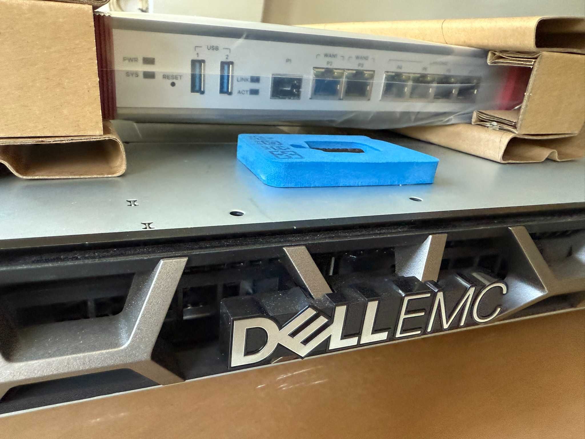 Serwer Dell PowerEdge plus  R240 ZYXEL USGFLEX200