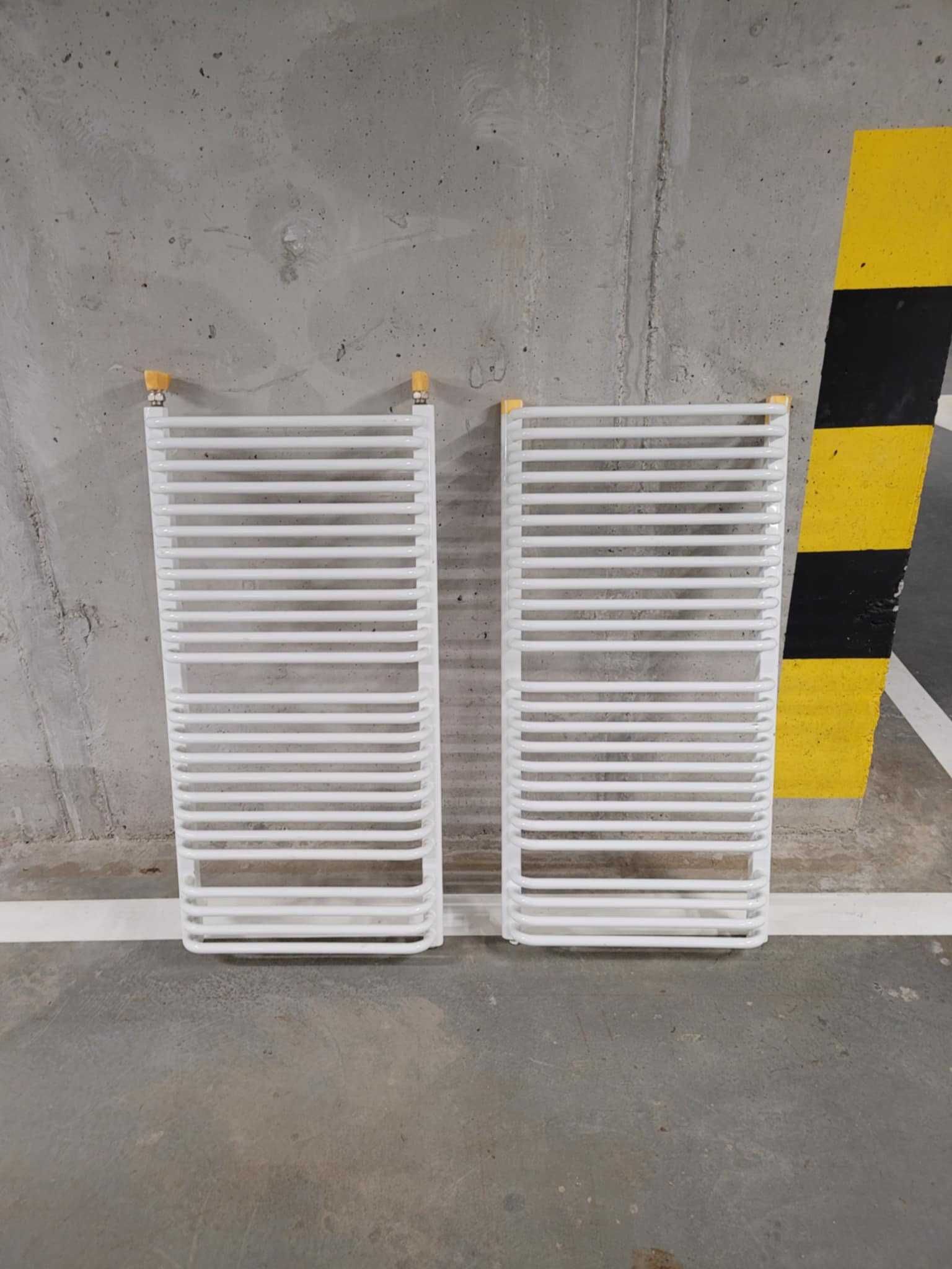 Nowy grzejnik łazienkowy drabinkowy z głowicą termostatyczną 55x110 cm