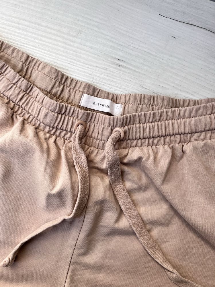 Beżowe krótkie spodnie dresowe szorty XL Reserved