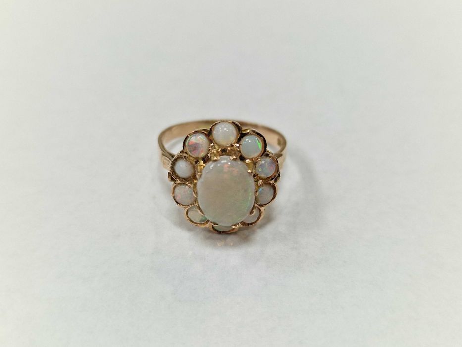 XX wiek! Złoty pierścionek/ 585/ 2.62 gram/ R13/ Opale/ Wycena/ Cert