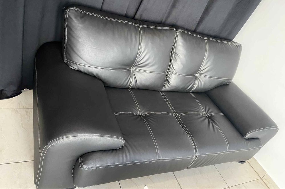 Kanapa z ekoskóry - bardzo wygodna