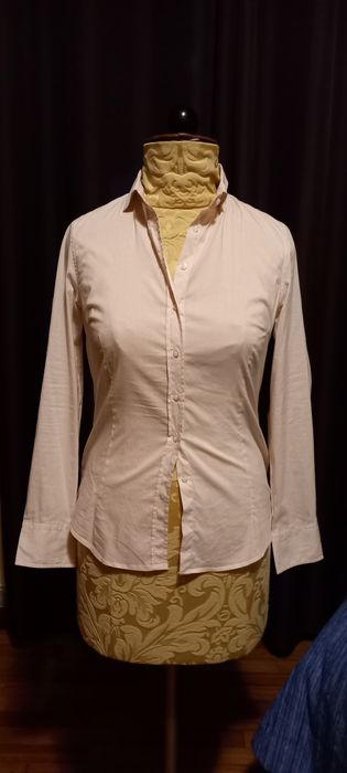 Camisa às riscas rosa e branco