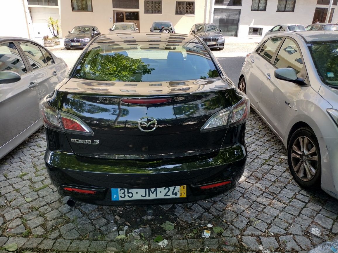 Automóvel Mazda 3
