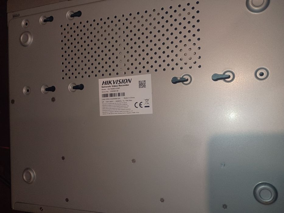 Відеореєстратор Hikvision DS-7608NI-K2/8P
8-канальний
NVR з PoE комута