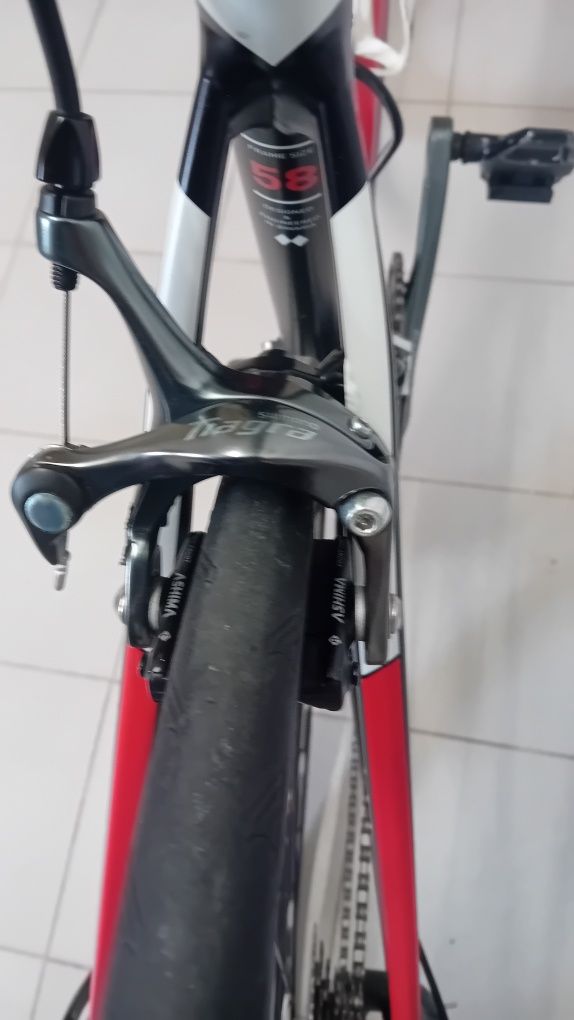 Bicicleta estrada Cube attain race 58/XL
