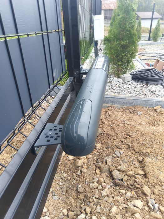 Montaż napędów do bram, domofonów, kamer, alarmów, telewizji, elektryk