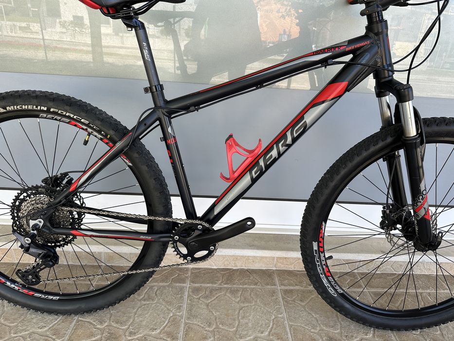 Bicicleta de BTT - Bem equipada