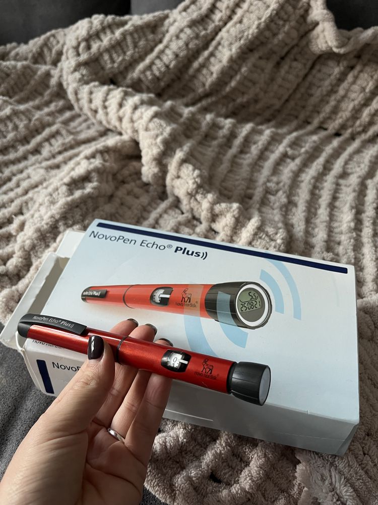 Інсулінова ручка NovoPen ECHO Plus Smart, червона, з кроком 0,5.