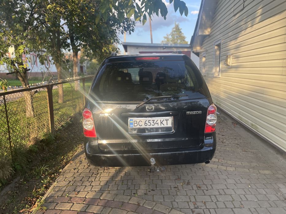 Продам автомобіль Mazda MPV