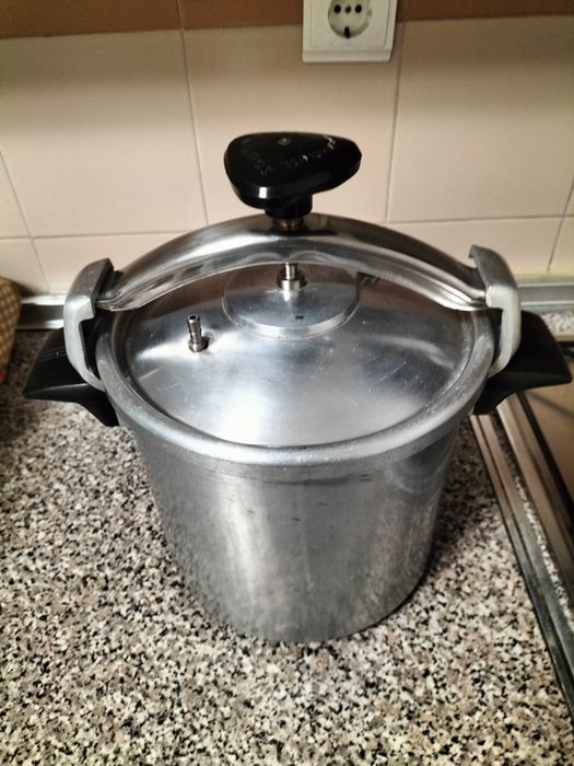 Vendo panela de pressão