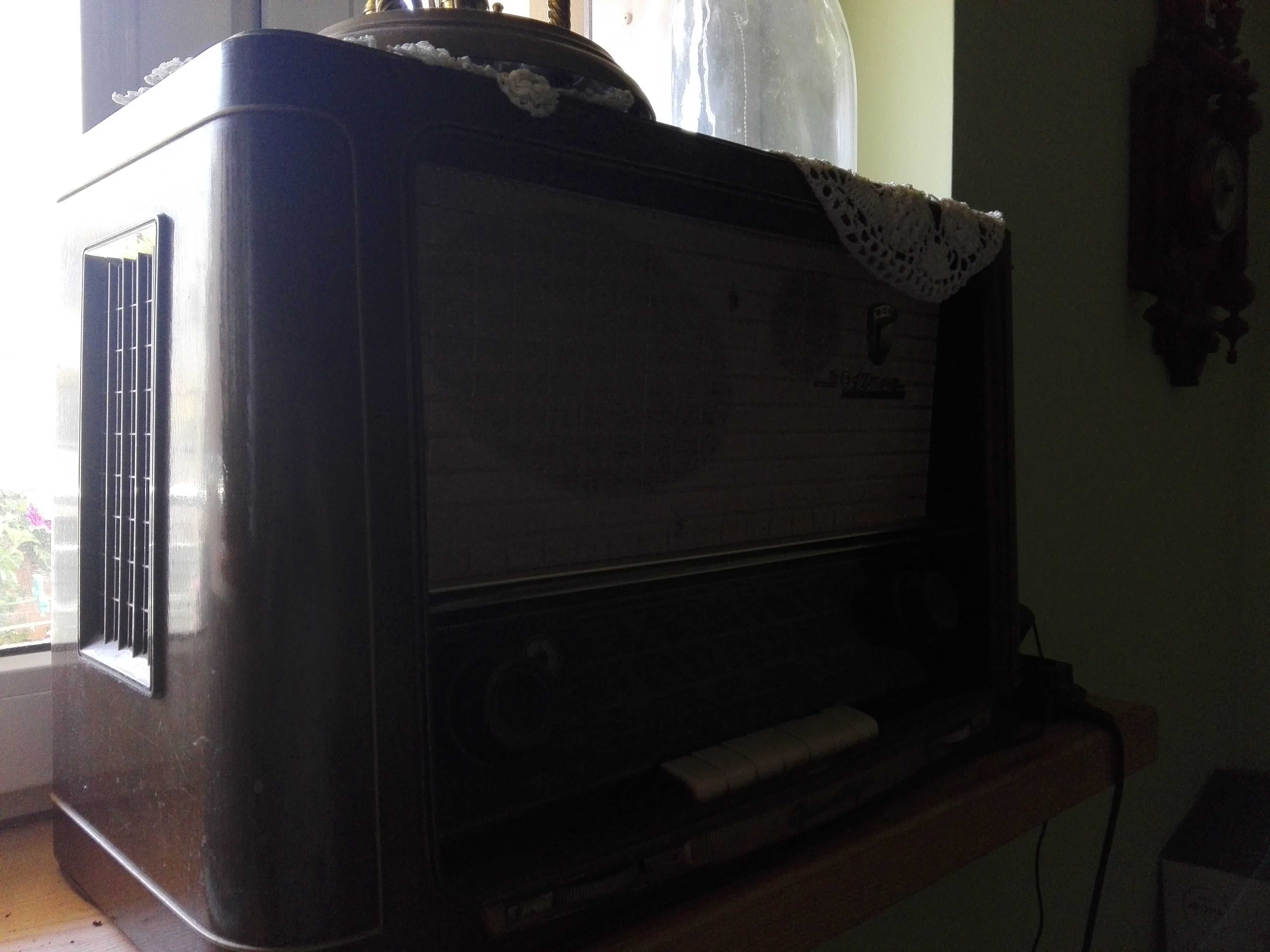 Okazja sprawne analogowe radio lampowe Grundig 1956 Germany zielone ok