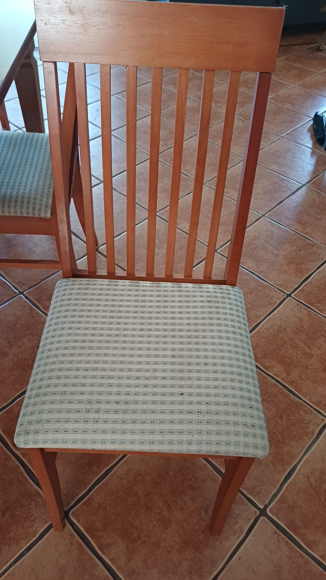 Stół plus krzesła brw