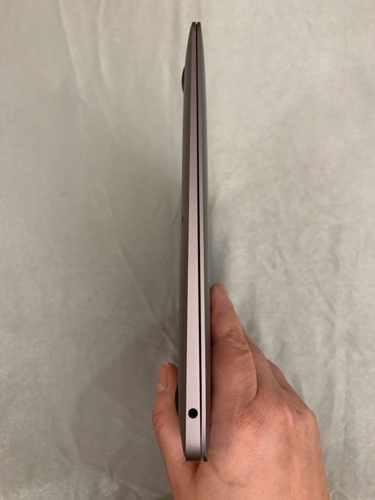 Macbook air a2179 2020 рік 16/256 гб