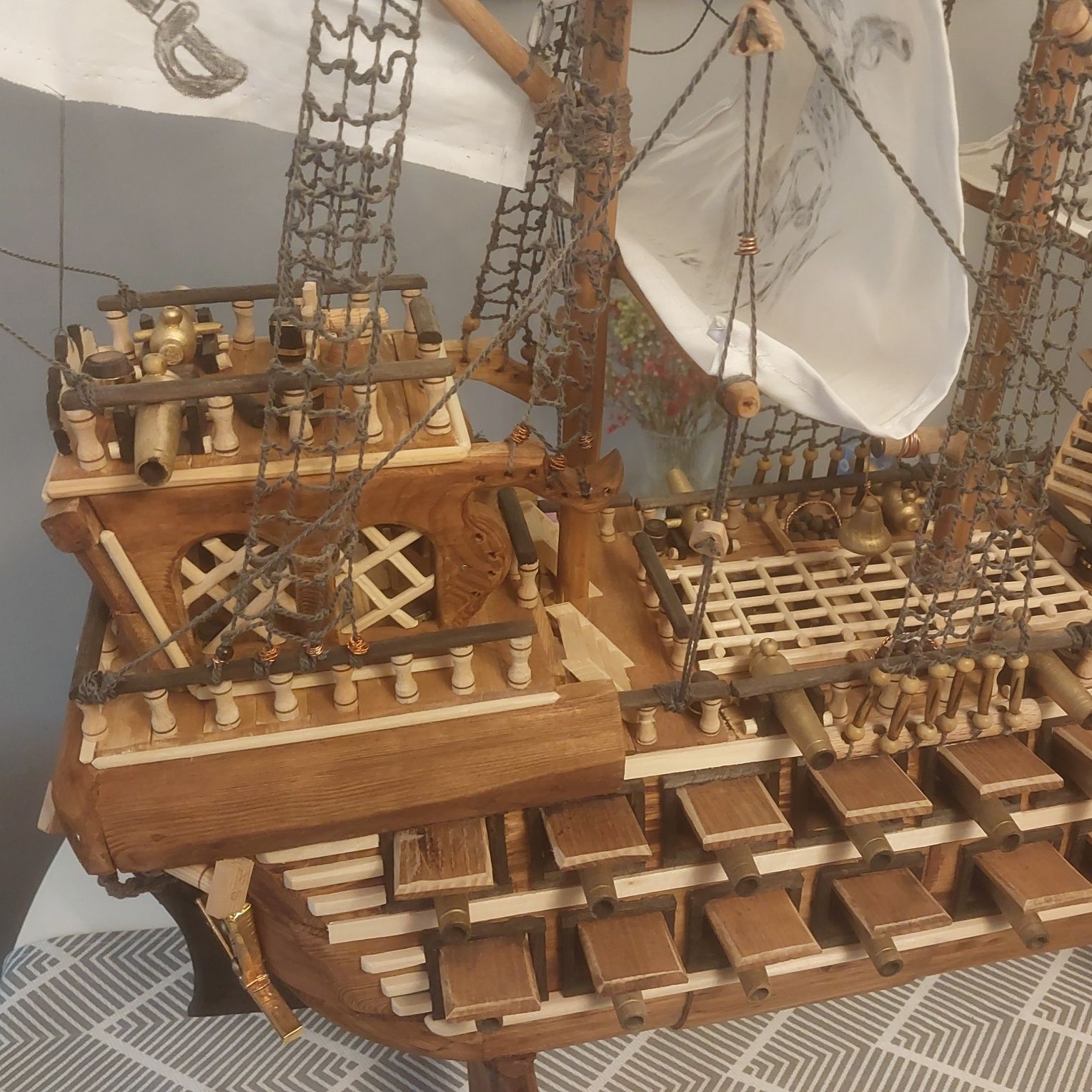 Model statku pirackiego drewniany. Ręczna robota.