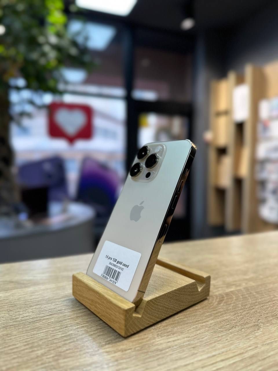 Вживаний Iphone 14Pro 128 Gold на Площі Ринок 14