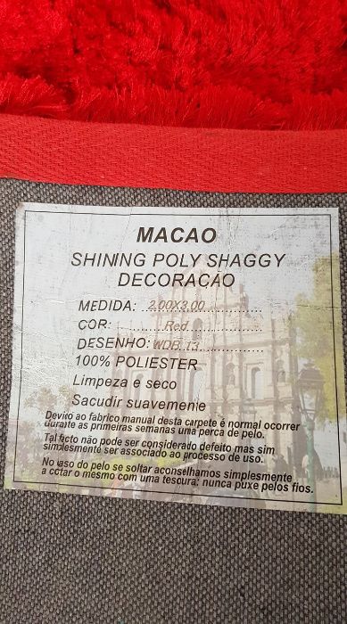 1 Tapete Shaggy 200x300 + 1 Tapete Shaggy 70x140 + 3 Almofadas 50x50