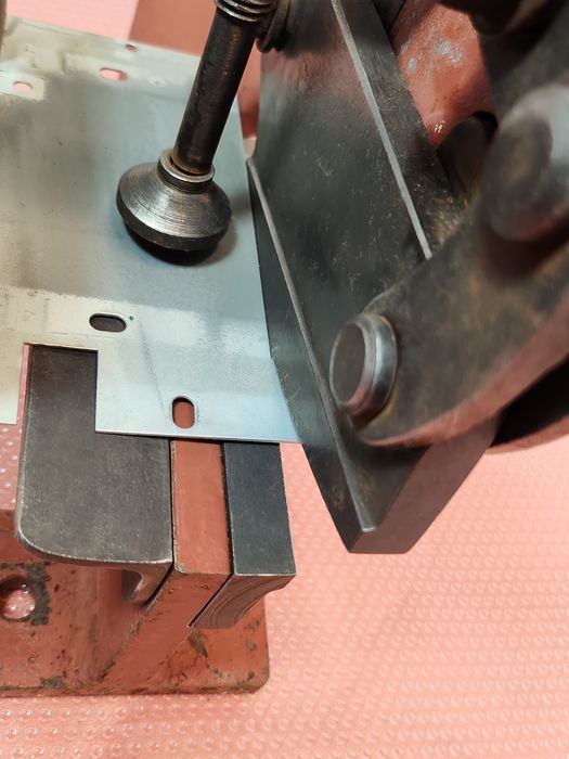 Nowa ręczna gilotyna dźwigniowa do cięcia blachy