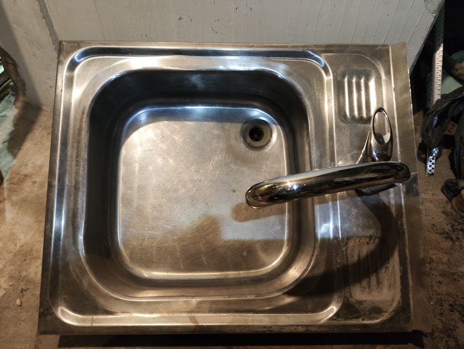Раковина на кухню со смесителем Товстий метал, совдепія або ссср