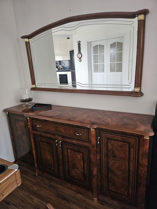 Zestaw mebli do salonu,komoda,lustro,stół