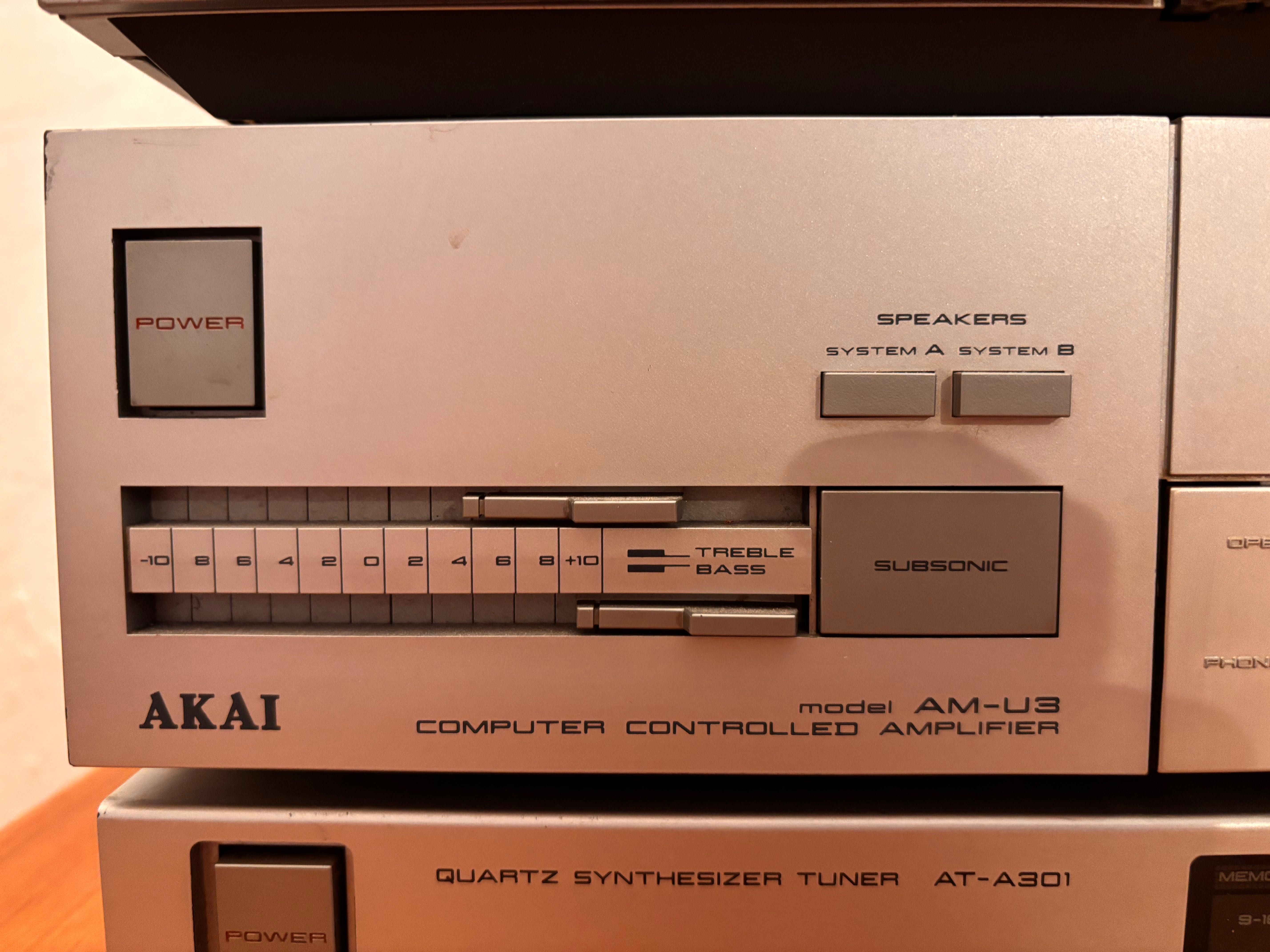 Wieża AKAI AM-U3+AT-A301