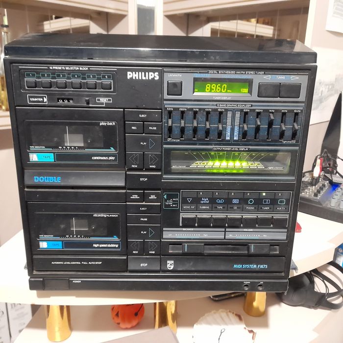 Aparelhagem  com gira discos antiga Philips