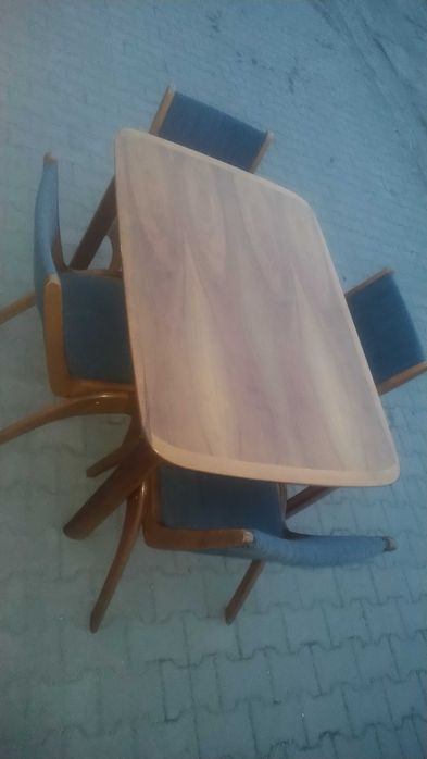 Ciekawy stół z epoki modernizmu, drewno palisander