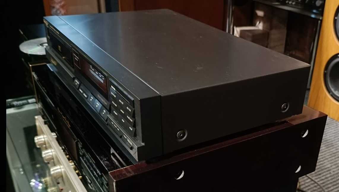 Technics SL-P202A  CDM4