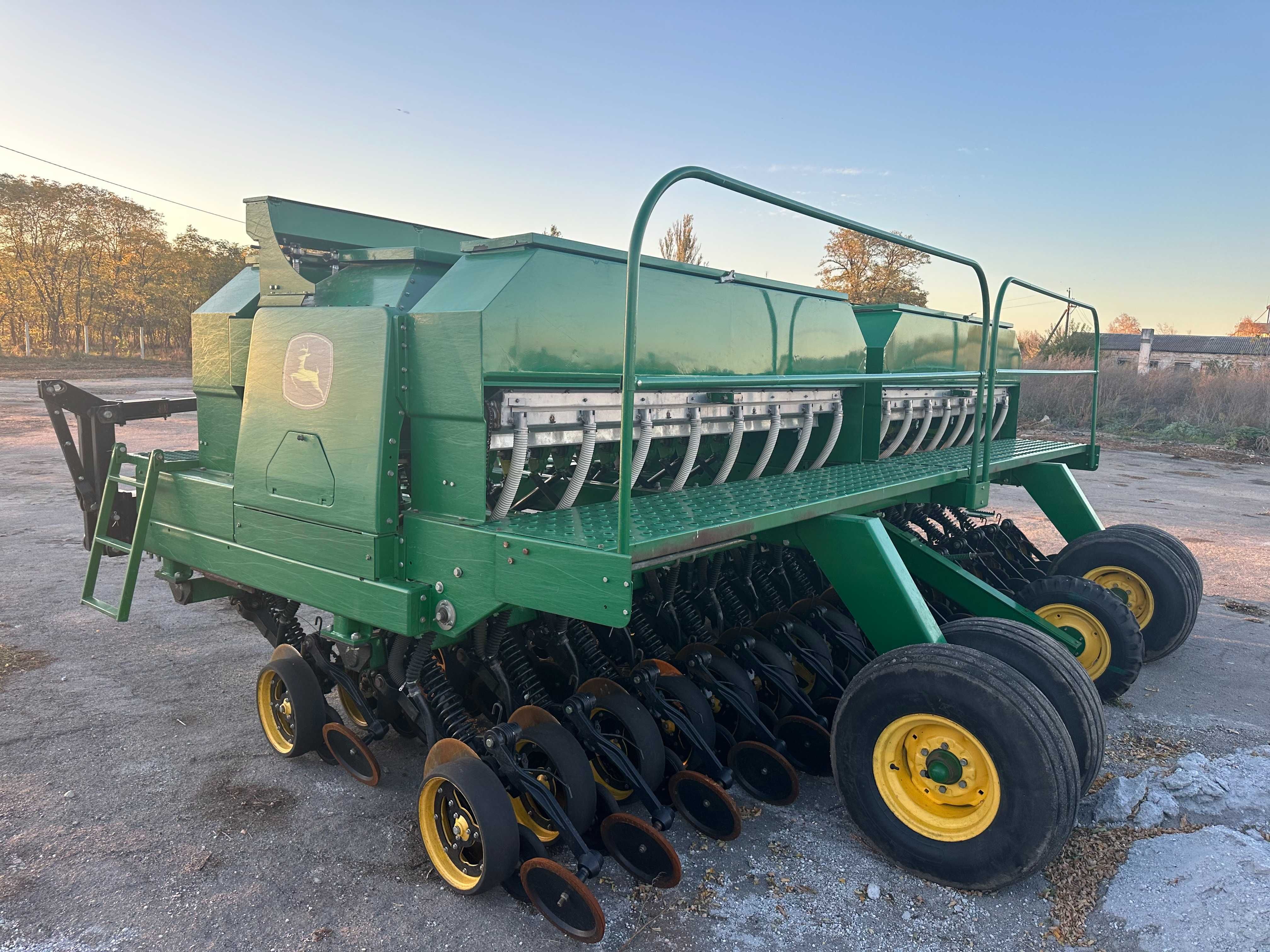 Продам Зернову сіялку John Deere 1590