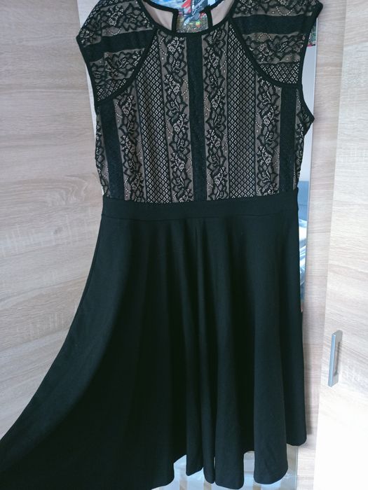 Sukienka na wesele z koronką rozkloszowana 46/48