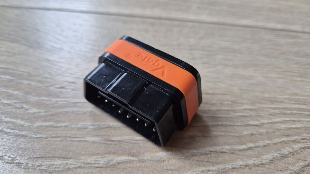 Interfejs diagnostyczny OBD2 Vgate iCar2