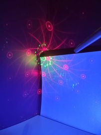 laser/ party light / świeci w rytm muzyki