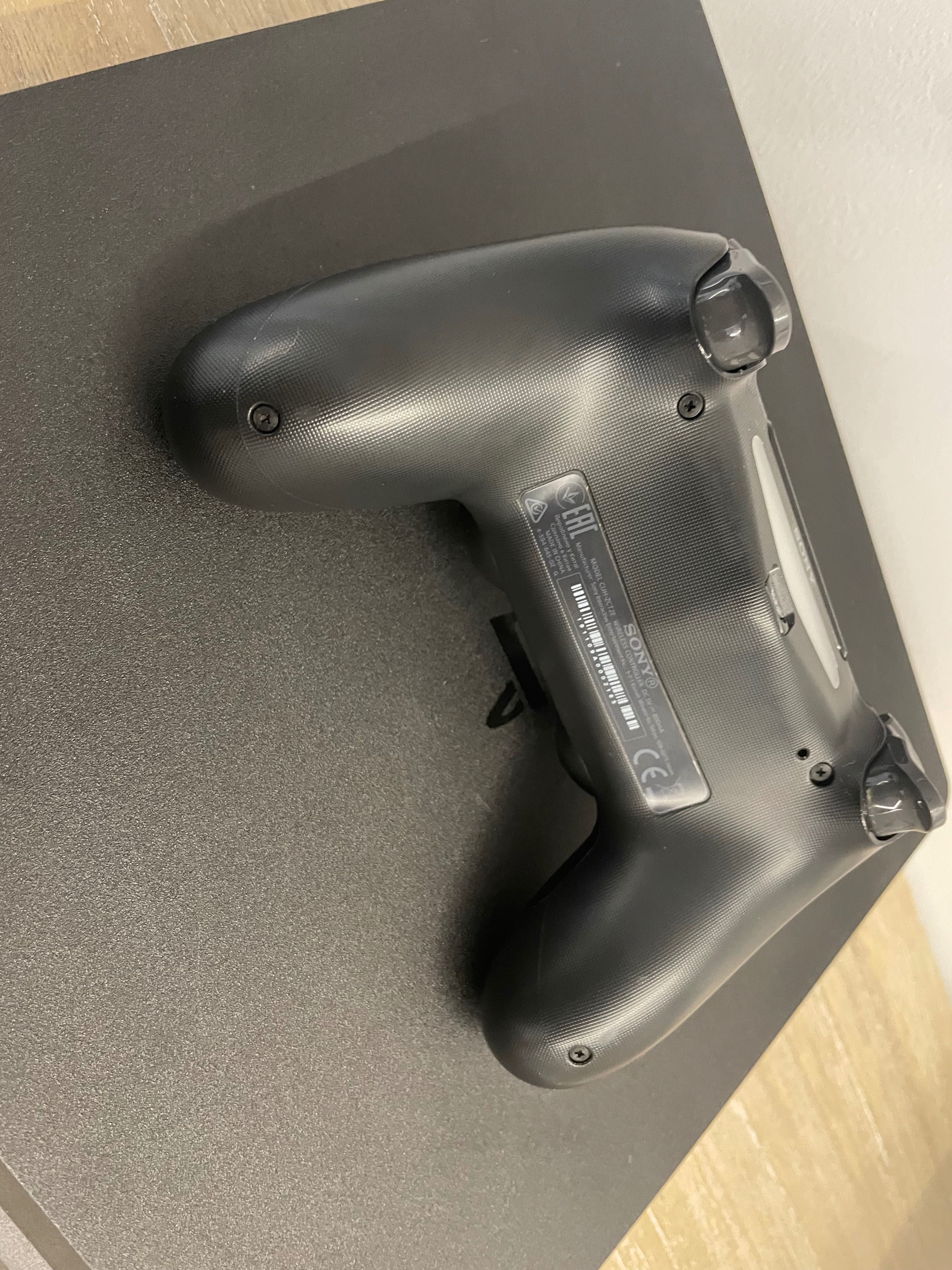 PlayStation 4 slim 1T