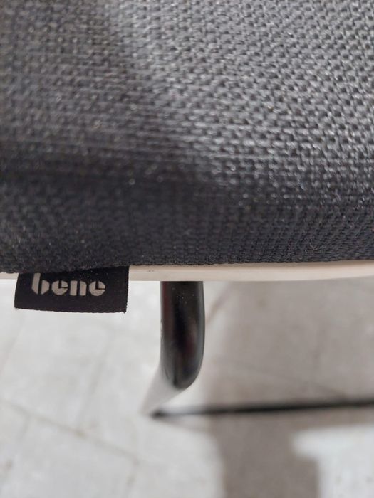 Krzesło biurowe firmy Bene poleasingowe używane