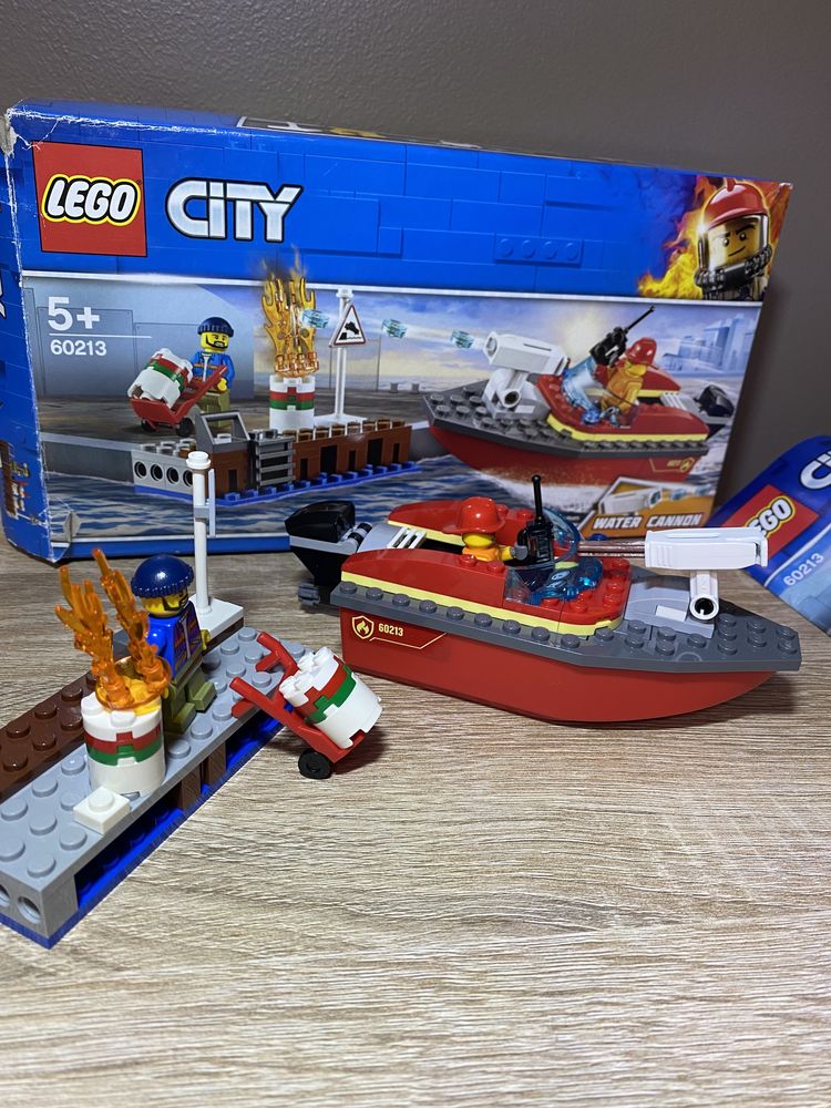 Lego City 60213 Пожар на причале