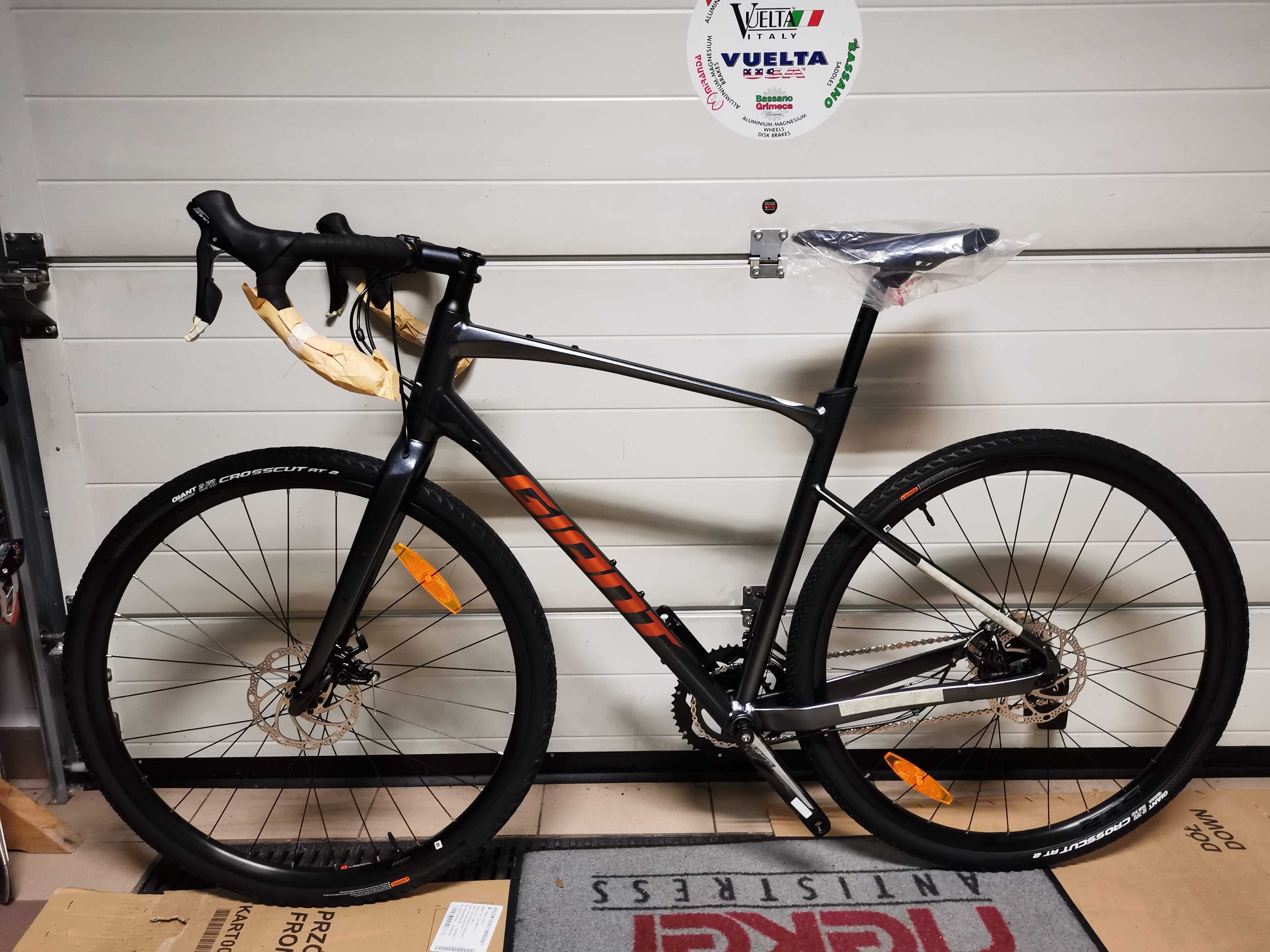 Rower gravel Giant Revolt 2  rozm M, L, XL