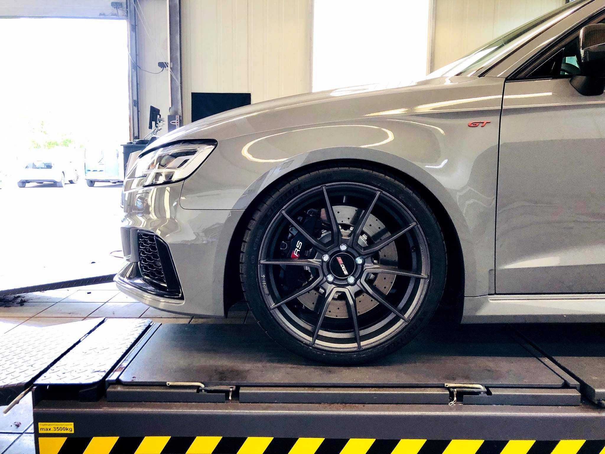 Felgi Motec 19" 8,5J 9,5J 5x112 Audi RS3 8Y