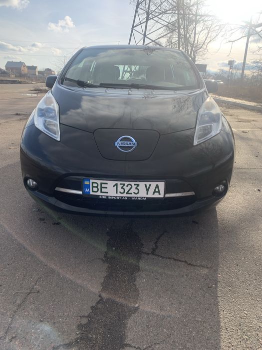 Продам nissan leaf
