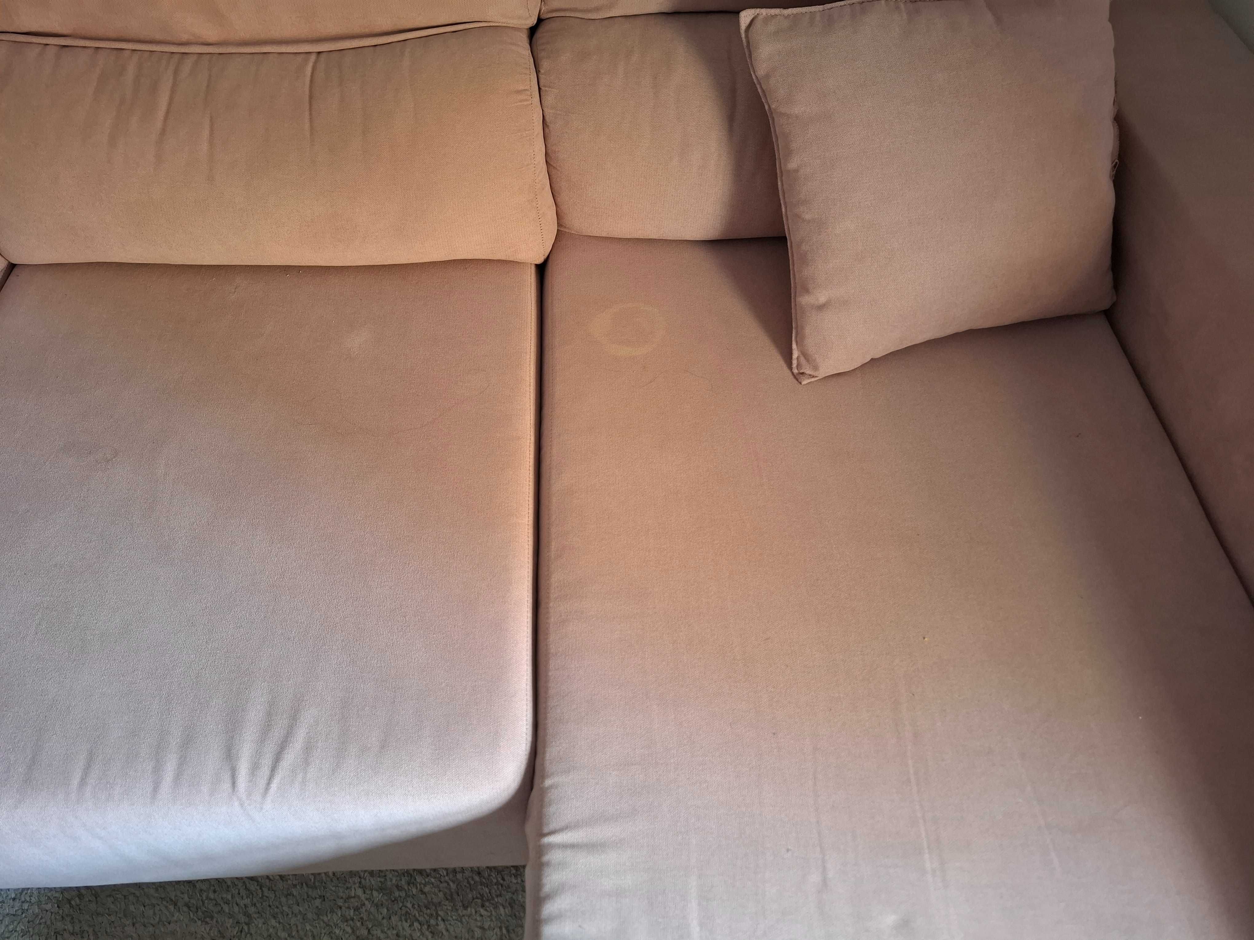Sofa cor de rosa