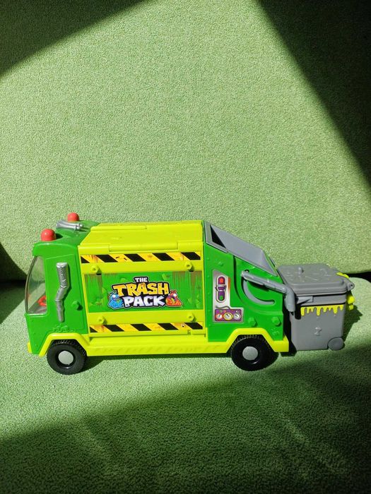 Zabawka plastikowa śmieciarka