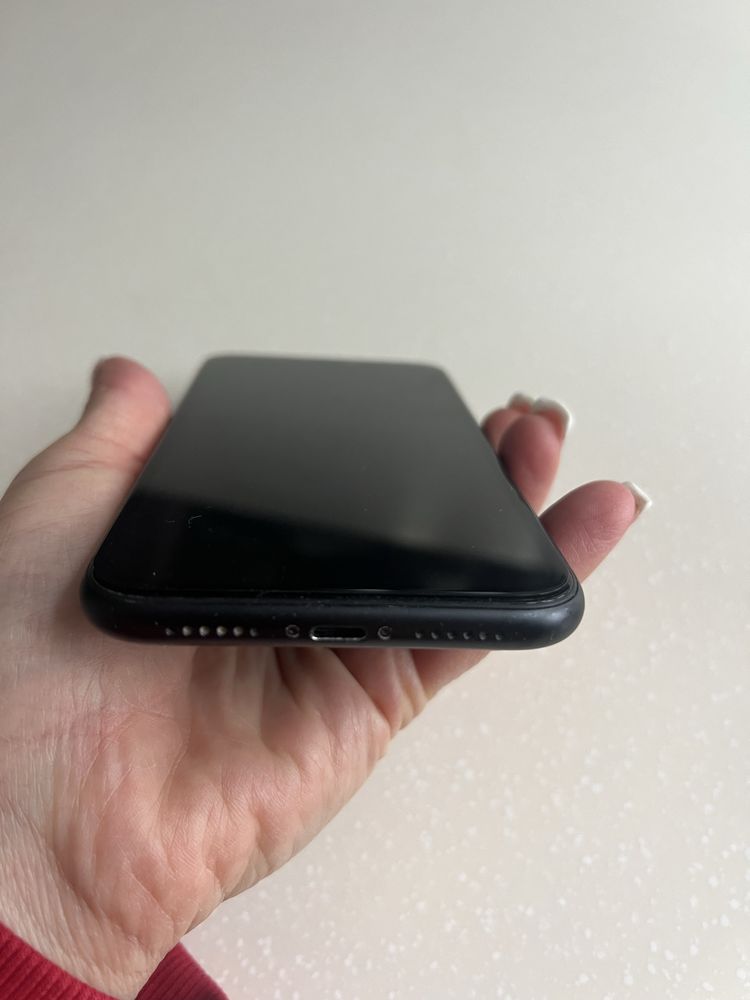 Телефон Apple Iphone  XR