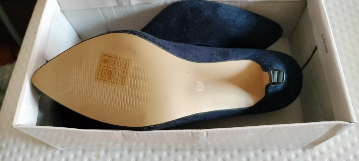 Sapatos novos lindos